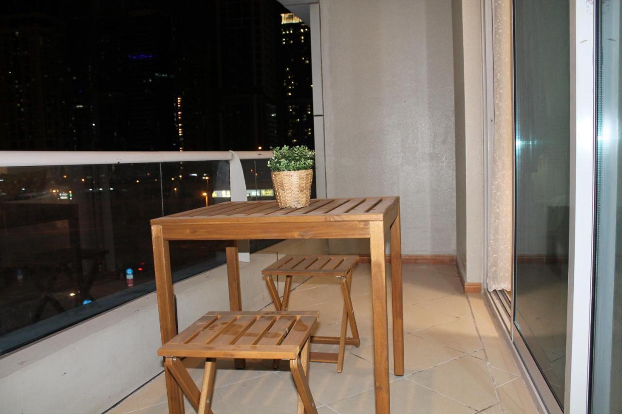 Newly Furnished Cozy 1 Bedroom Apartment Close To Jbr Beach And Metro Dubaj Kültér fotó